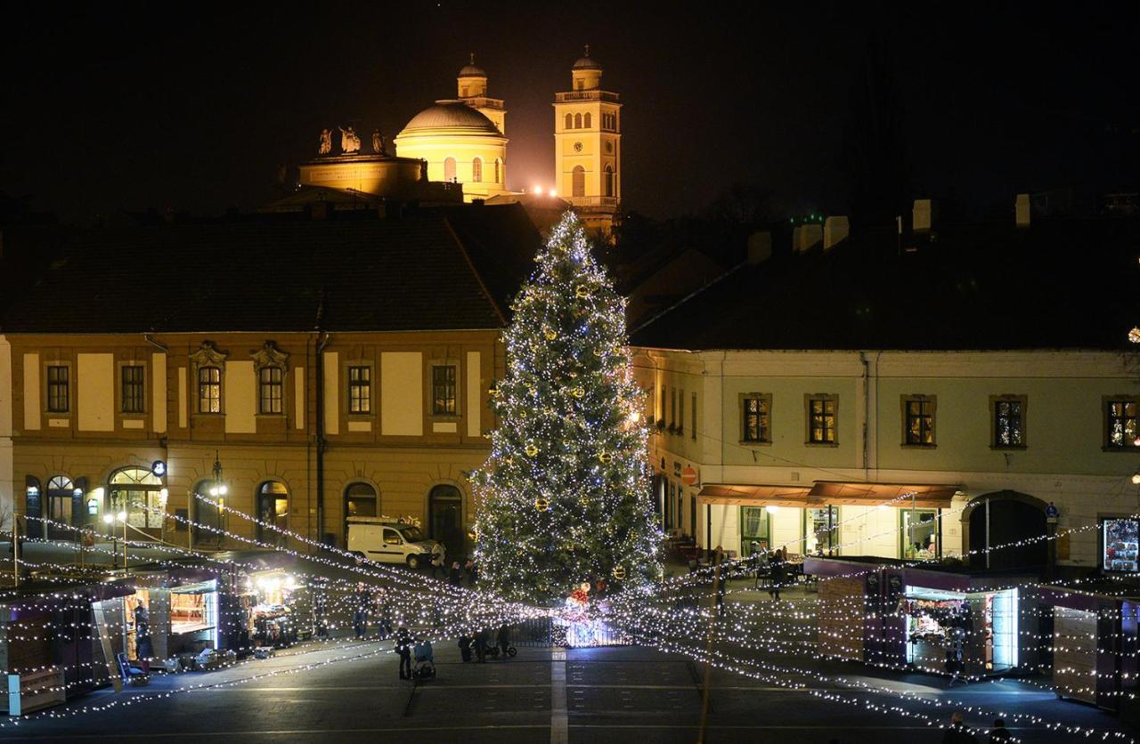 Nobilis Apartman Eger Bagian luar foto
