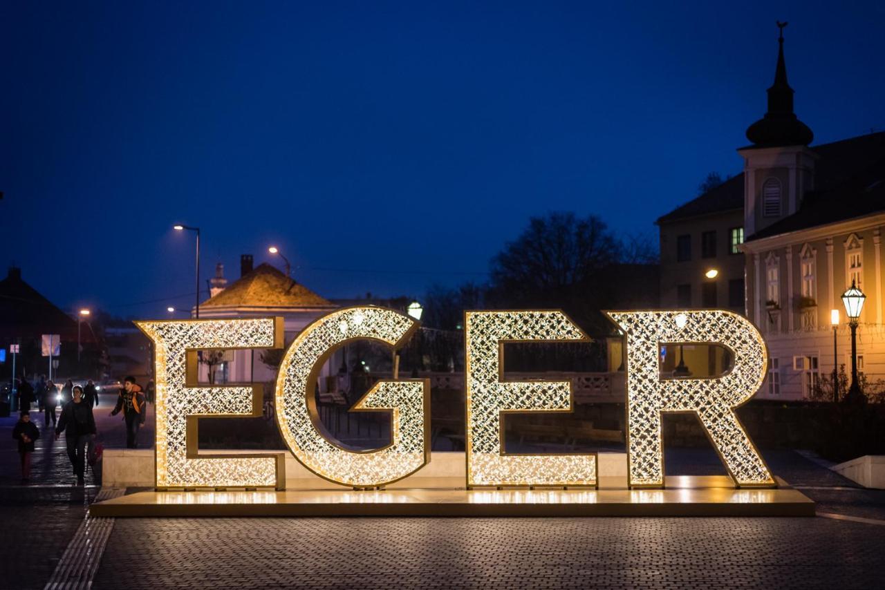 Nobilis Apartman Eger Bagian luar foto