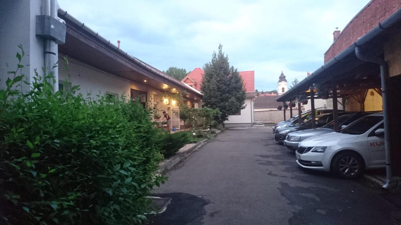 Nobilis Apartman Eger Bagian luar foto