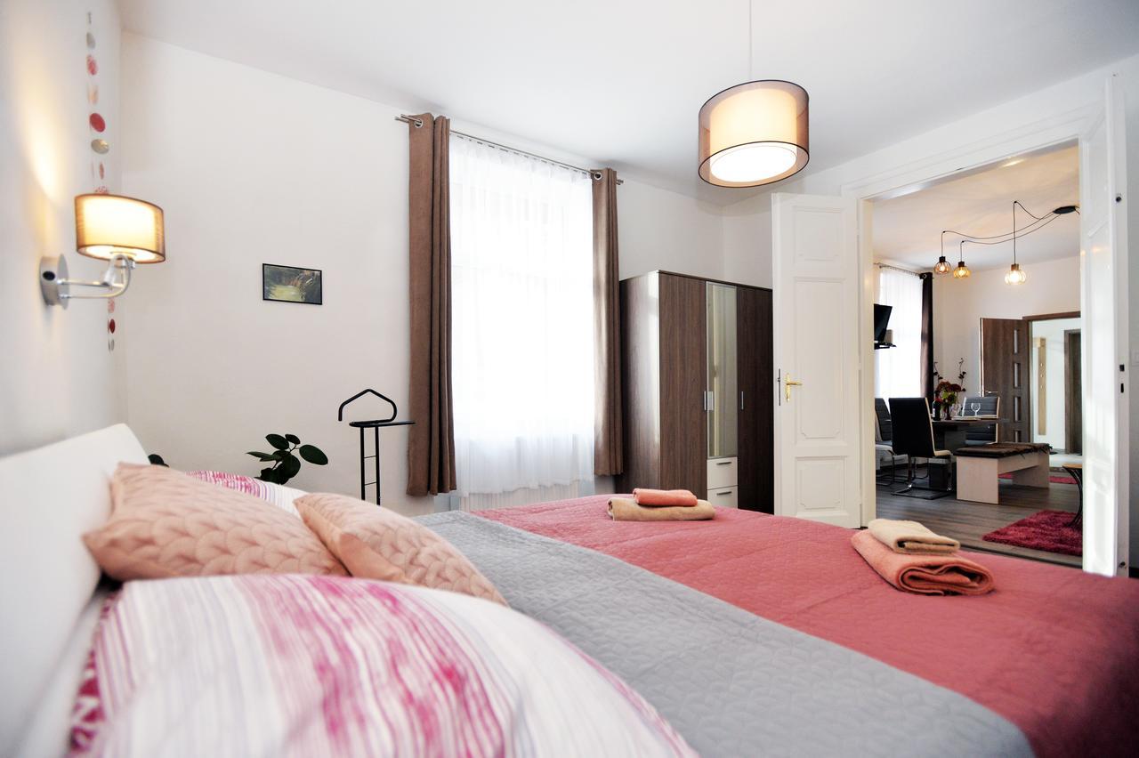 Nobilis Apartman Eger Bagian luar foto