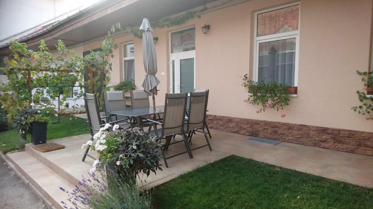 Nobilis Apartman Eger Bagian luar foto