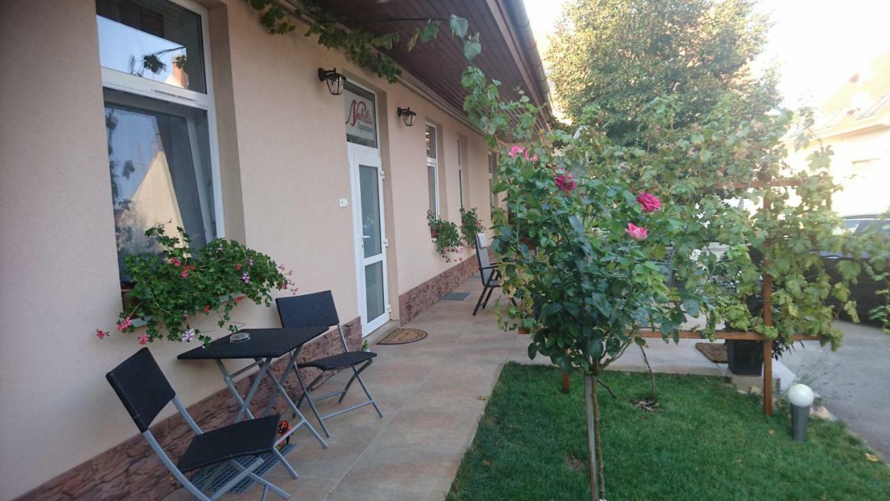 Nobilis Apartman Eger Bagian luar foto